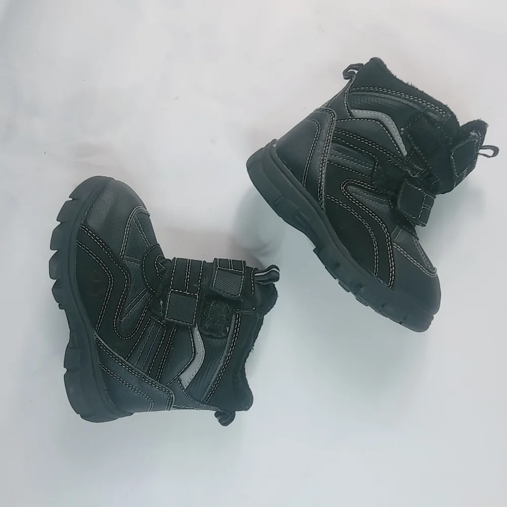 Childrens Place 10 Toddler Boys Black Snow Boots
